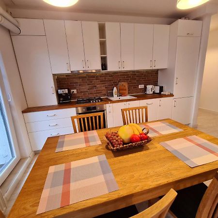 Central Apartament Urbana 아라드 외부 사진
